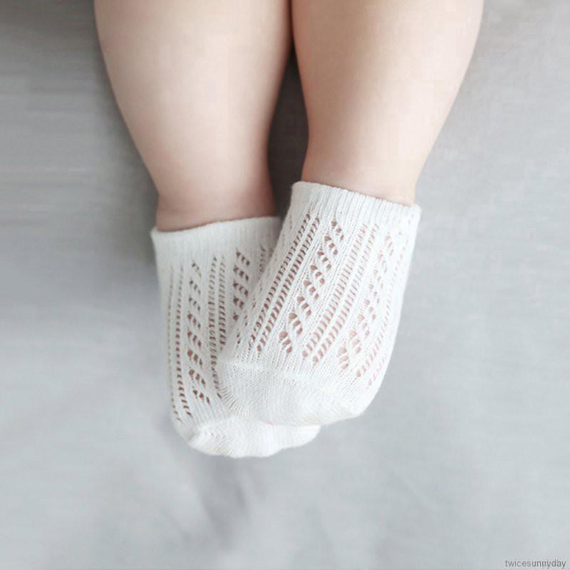 Vớ trơn màu kiểu dáng xinh xắn dành cho các bé