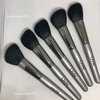 NYX| sale sock Cọ nyx b25 contour/ cheek brush( khối má hồng)