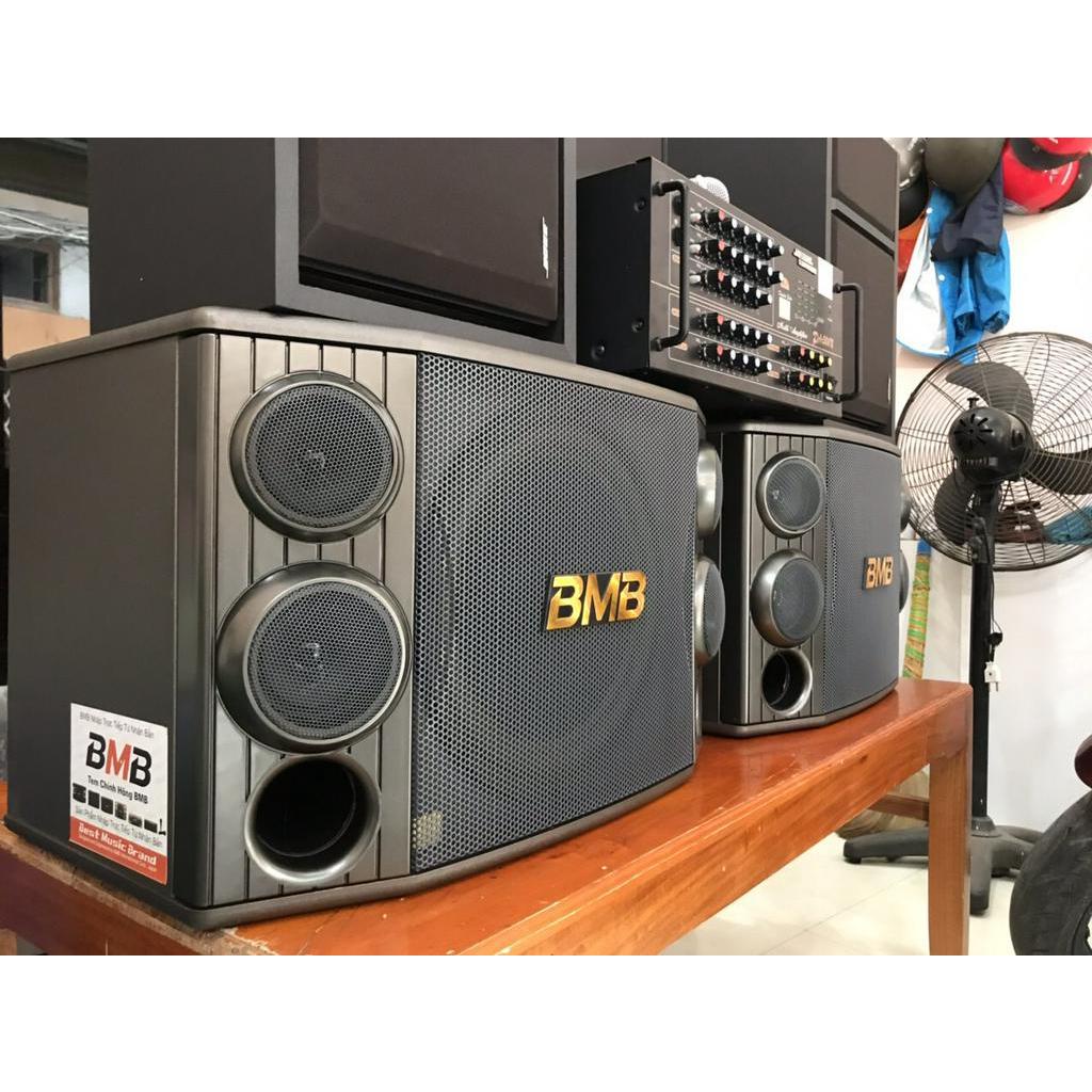 Dàn karaoke gồm 4 loa và 1 âm ly : 1 cặp bmb 2000 bát 30, 1 cặp bose 301,âm ly JAGUAR 506n 16 sò