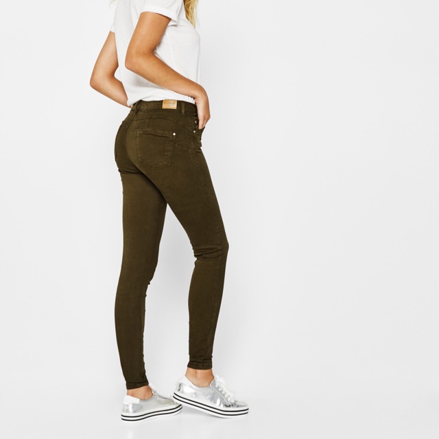 Quần Jean nâng mông Bershka