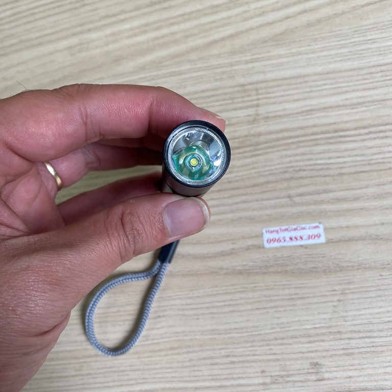 Đèn pin mini Ultrafire 911 nhỏ bằng ngón tay cái, có bóng led ở sườn (mã DP140)