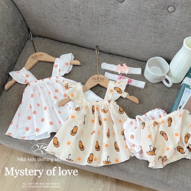 Set 3 Chi Tiết Áo Chất Đũi Xốp Kiểu Dáng Cánh Tiên Kèm Quần Chip Và Turban Cho Bé Gái