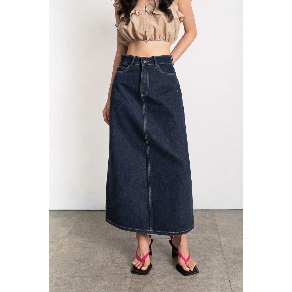 LIBÉ - Chân váy denim màu xanh đen dài qua gối xẻ lai thân sau