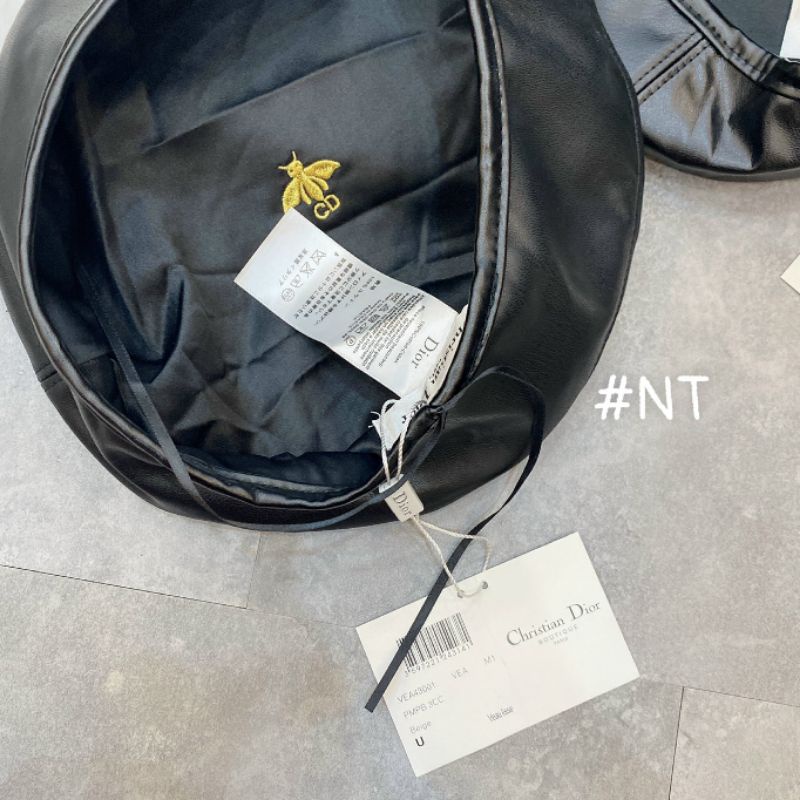 Mũ nồi Beret da bóng cao cấp, màu đen quyến rũ, logo Di'or đồng sáng bóng sang chảnh