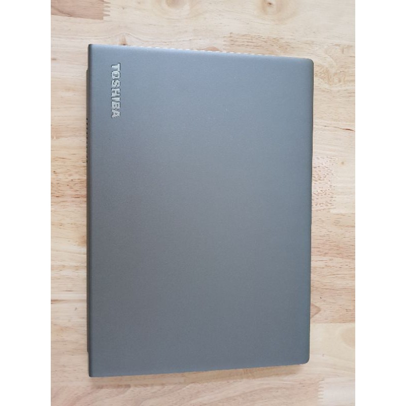 Toshiba Z30 gọn nhẹ 1.1kg pin lâu >5h mượt mát bền ổn định | BigBuy360 - bigbuy360.vn