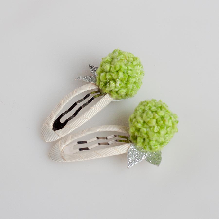 Bộ 02 kẹp tóc cho bé đính bông len RYA 11362