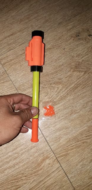 Chiếc ống thổi bi bằng nhựa rất đẹp