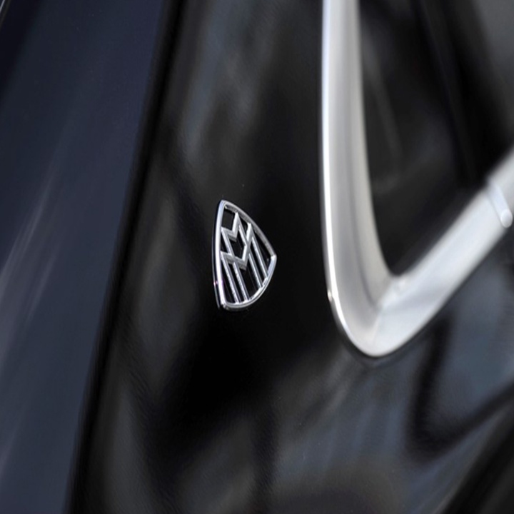 Bộ 2 chiếc logo biểu tượng gắn hông xe Maybach, chất liệu hợp kim cao cấp