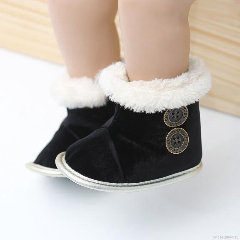 Giày bốt cổ cao đính nút cho bé gái