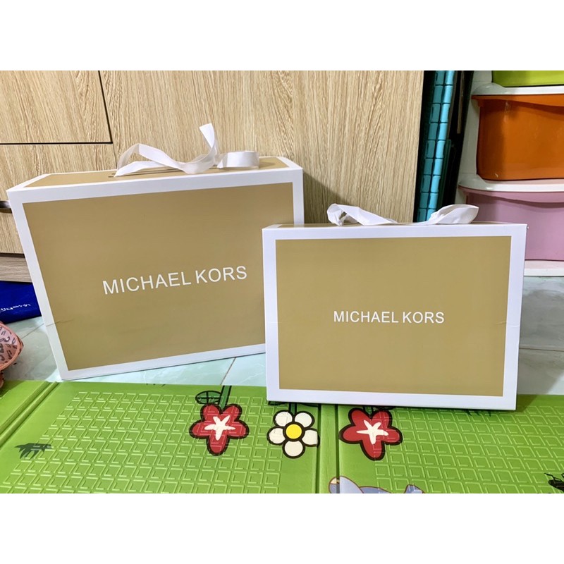 Hộp nam châm các hãng có sẵn, còn các mẫu như ảnh