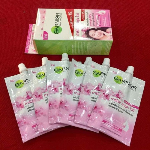 (1 gói)  Kem Dưỡng Trắng Da Chống Nắng Garnier Skin Naturals Thái Lan