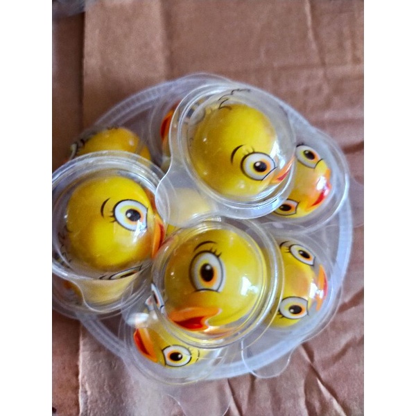 Lẻ  1v dẻo mắt cao su có nhân đủ loại thơm ngon.