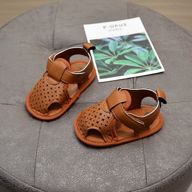 Giày sandal chống trượt thiết kế xinh xắn cho em bé