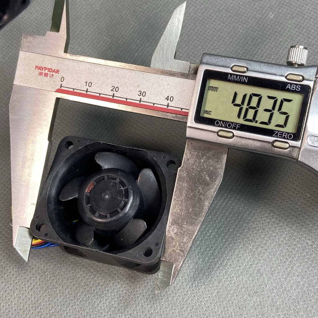 QUẠT 4 cm  NIDEC ULTRAFLO, 12V 0.6A. Gió mạnh.