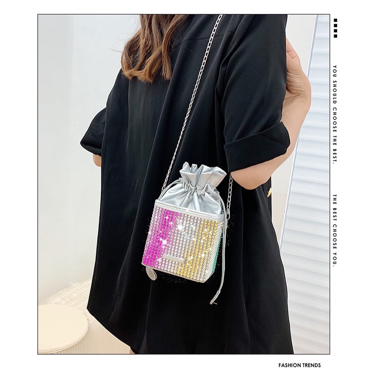 Túi Đeo JASMIN NOIR Chéo Hình Vuông Đính Đá Phối Dây Xích Thời Trang Cho Nữ