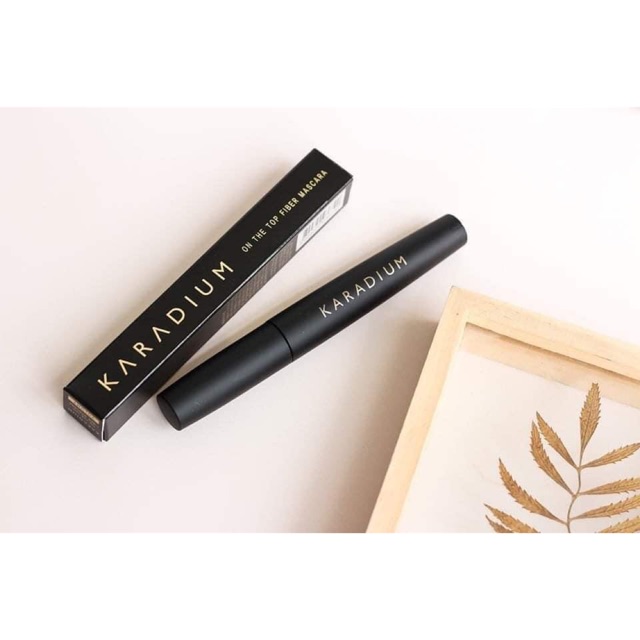 Mascara Karadium Cong và Dày Mi không Vón Cục