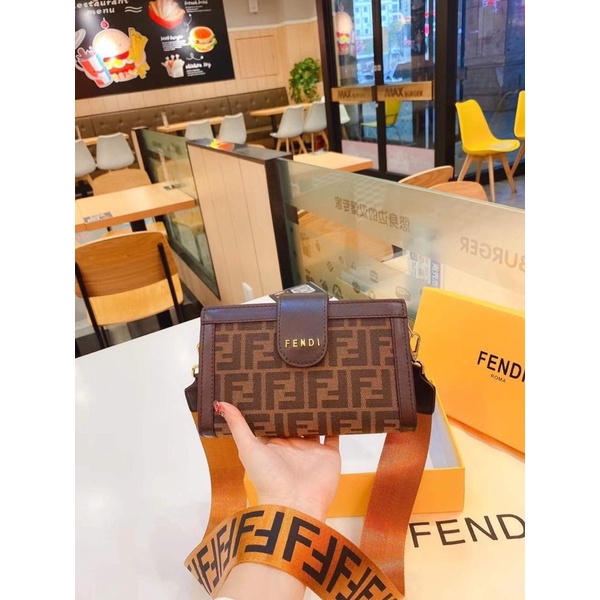 Túi Fendi nắp new sz22cm