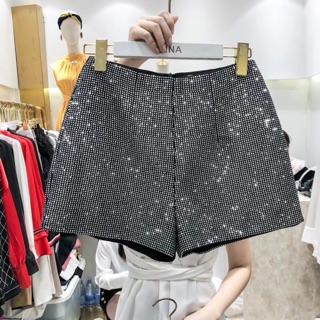 Quần short đen tán đá