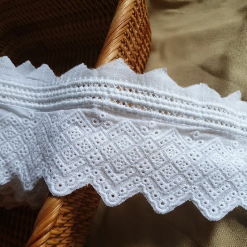 Dây ren boi thêu bản 7cm 12m/75k