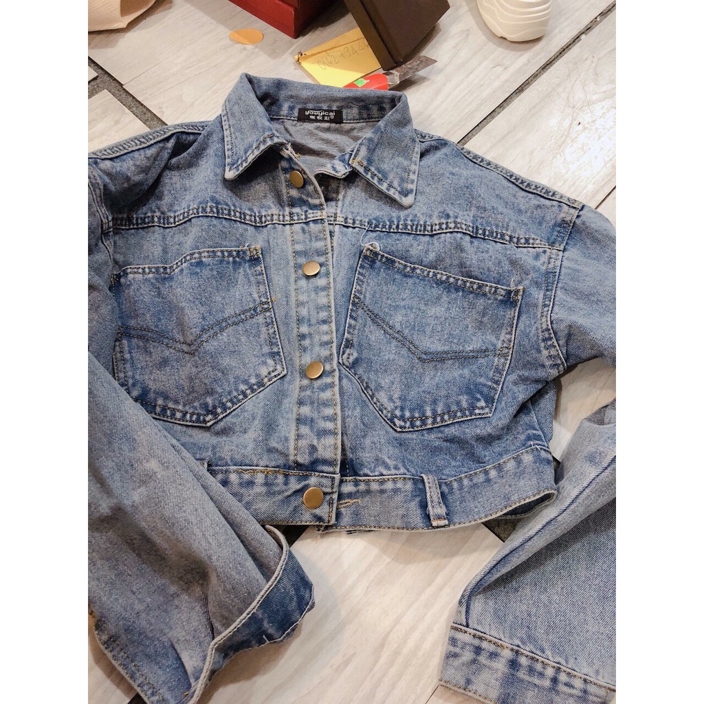 Áo khoác bò khoác jean xẻ lưng có nút | BigBuy360 - bigbuy360.vn