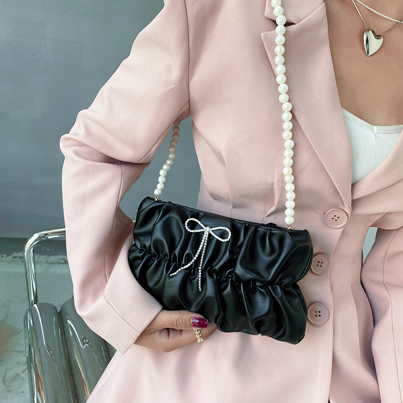 Túi xách xếp ly phối chuối dây ngọc trai giả thời trang mùa hè cho nữ