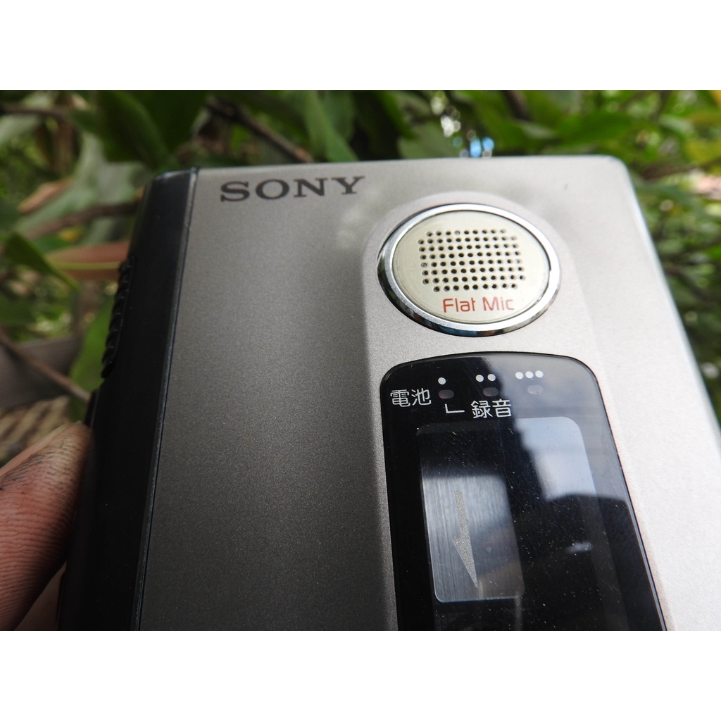 Máy nghe nhạc Cassette Sony TCM-47 loa ngoài loại loa lớn máy có khá đẹp màu vàng hồng