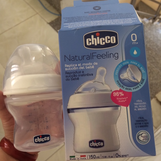 Bình sữa núm nghiêng Chicco 150ml