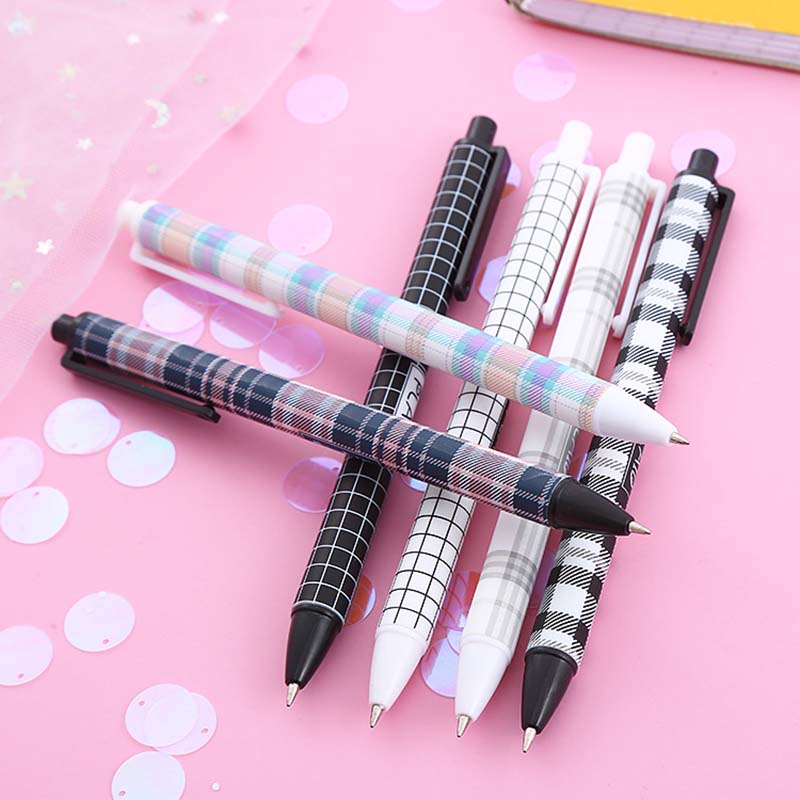 Bút Bi Nước Mực Đen 0.5mm Họa Tiết Lưới Dễ Thương