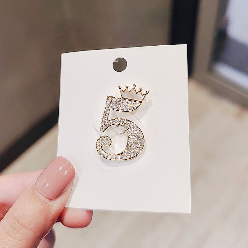 Ghim Cài Áo Hình Số 5 Vương Miện Đính Đá Sang Trọng