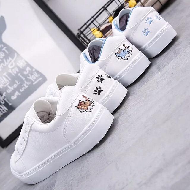 Giày nữ SNEAKER thêu mèo gót sau dễ thương