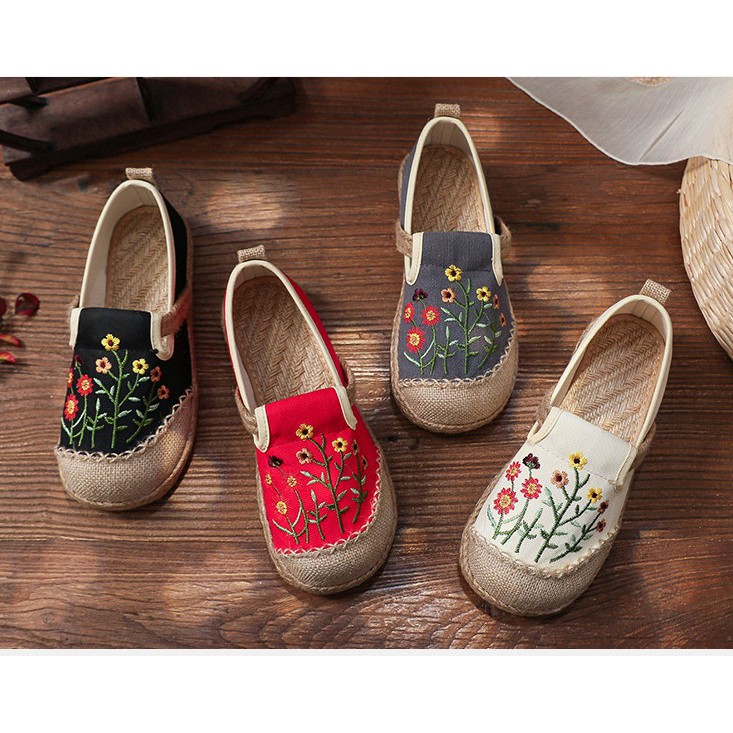 TAM30 giày vải bố thêu hoa | BigBuy360 - bigbuy360.vn