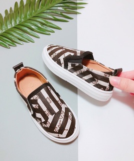 Slip on bé trai