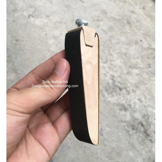 Gỗ gắn giấy nhám để mài cạnh da - dụng cụ làm đồ da handmade