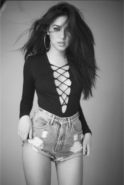 Bộ bodysuit tay dài Đan dây ngực xẻ sâu cổ V - by Sugargalz | BigBuy360 - bigbuy360.vn