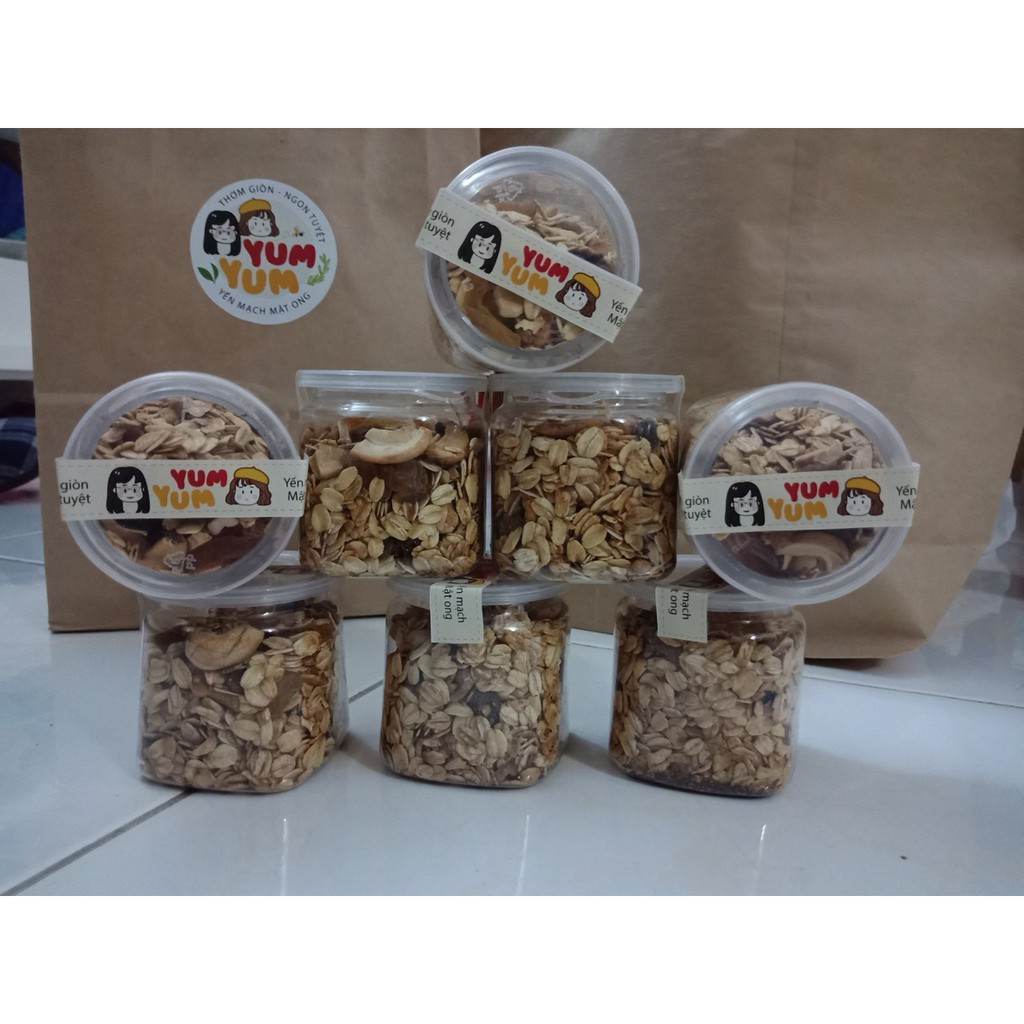 Yến mạch mật ong Yum Yum ( nhà làm)- THÀNH PHẦN{ nho khô, hạt điều, vừng, mật ong, hạt yến mạch Quater}