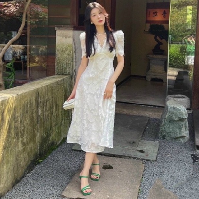 Váy trắng cổ ren tiểu thư nơ lưng sang trọng Lyjin