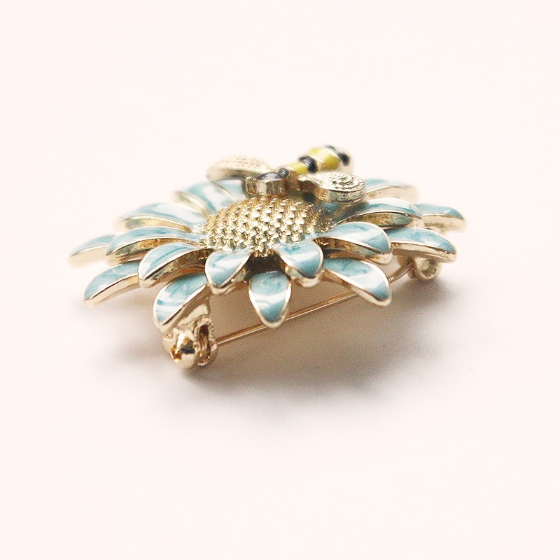 Ghim Cài Áo Hình Hoa Cúc Đính Đá Sang Trọng Cho Nữ