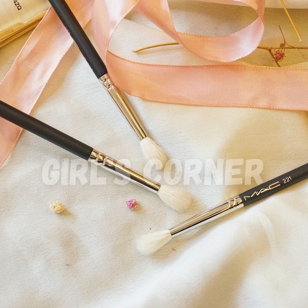 Cọ blend dáng nhỏ M 221 Mini Tapered Blending