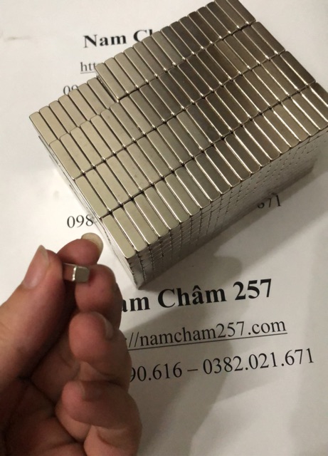 20 viên Nam châm 20x5x5mm, dạng thanh chữ nhật là nam châm trắng đất hiếm lực hút mạnh.