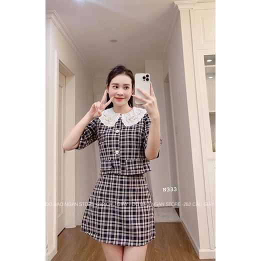 Set áo sơ mi cổ ren mix chân váy kẻ thô nt closet