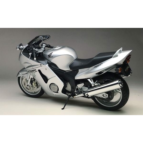Mô hình lắp ráp mô tô HONDA CBR 1100XX SUPER BLACKBIRD Tamiya 14070  - GDC