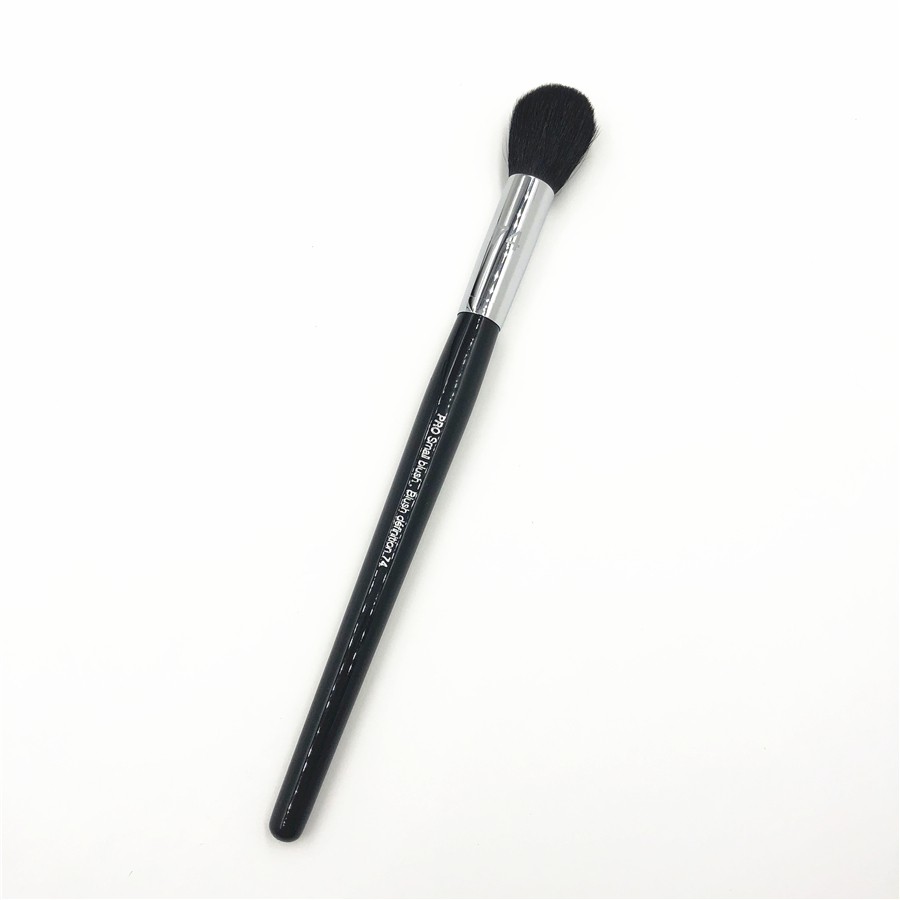 Professional Small Blush Brush Goat Hair Long Handle #74 Sculpting Makeup Brush