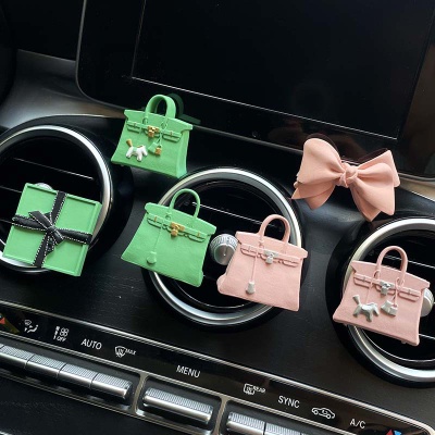 Nước hoa cửa gió hình túi Her.mes - Cha.nel cao cấp trên ô tô