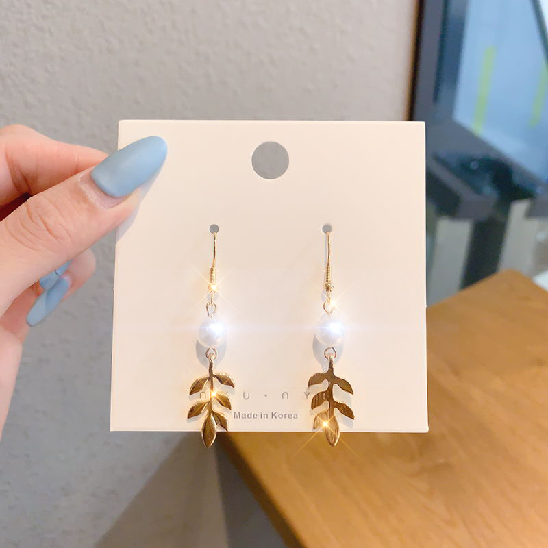 Đôi Khuyên Tai Thiết Kế Độc Đáo Phong Cách Hàn Quốc Thời Trang Cho Phụ Nữ