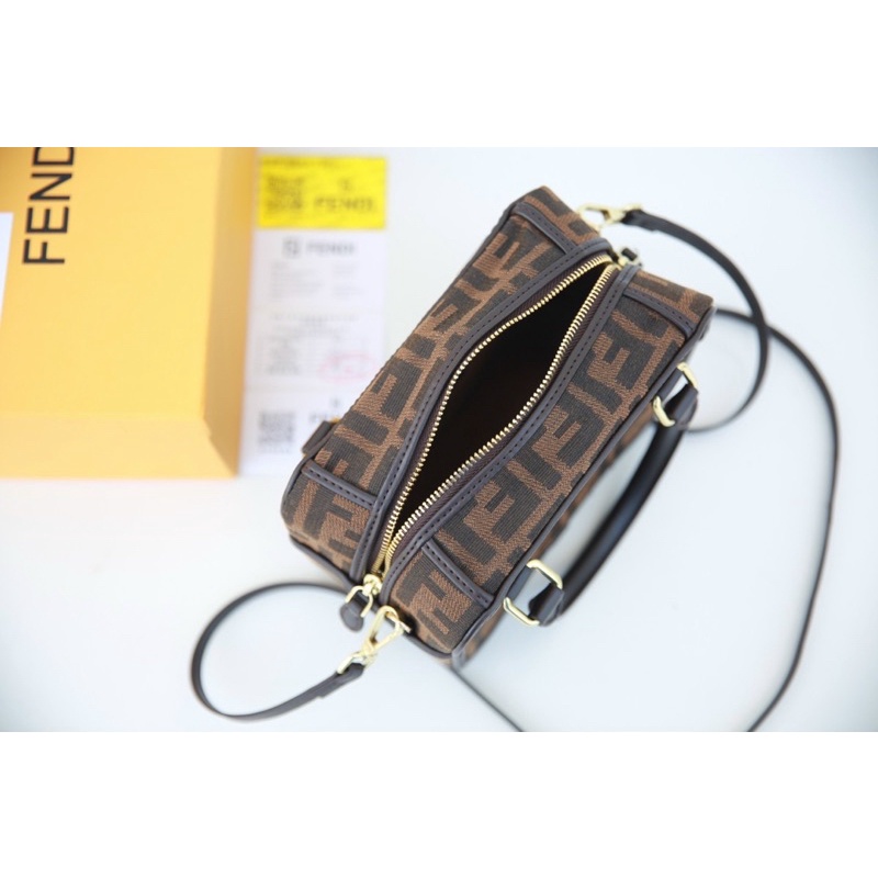 Túi Fendi Trống New