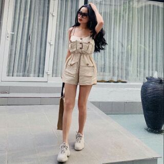 Jumpsuit ngắn hai dây bo eo