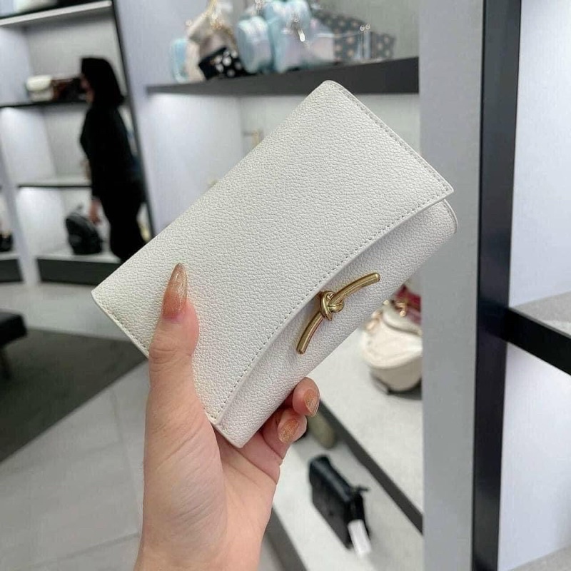 Ví da sần dáng lửng khoá xoắn cách điệu