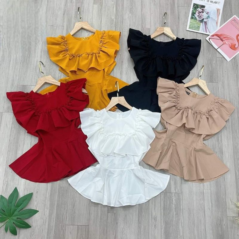 Áo sơmi sát nách viền bèo.