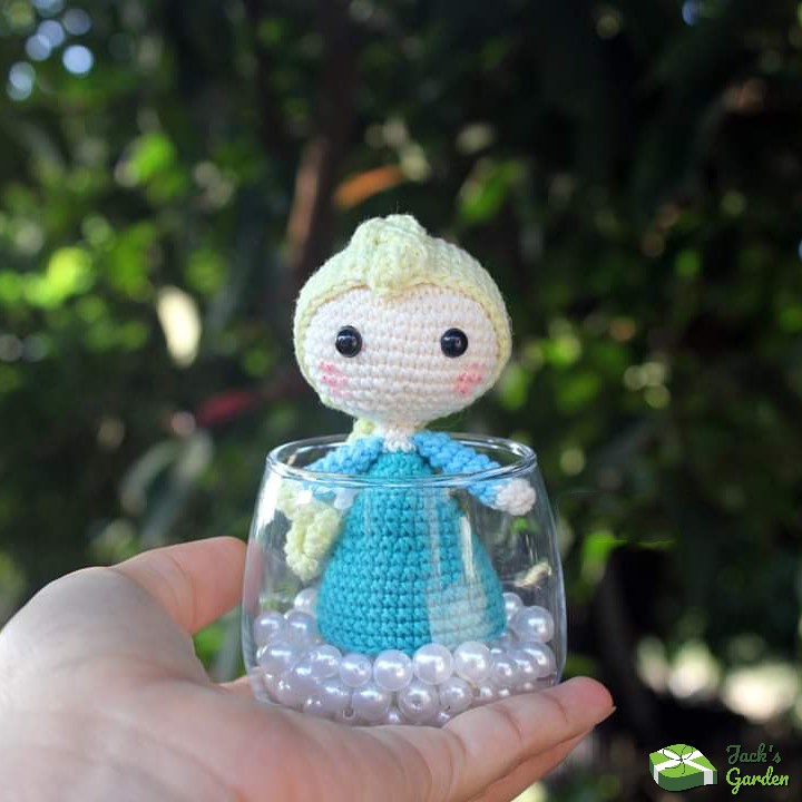 Móc khóa Công Chúa bằng len handmade