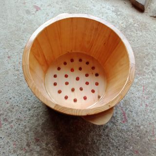 Chậu gỗ ngâm chân có hạt massage